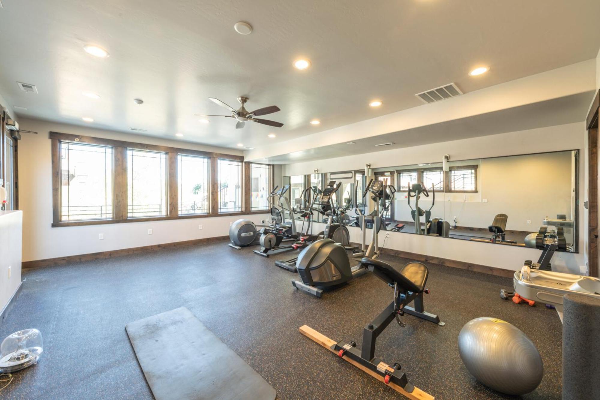 Blackstone Luxury 2Br, Walk To Skiing At Cabriolet, Mountain View, Shared Pool And Hot Tub, Gym Park City Exteriör bild